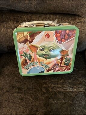 Green "Snack Time" Themed Metal Lunchbox
